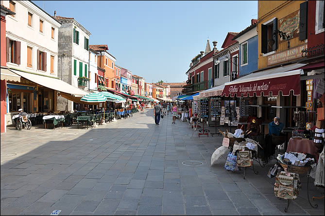 La rue principale de Burano