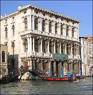 La Façade sur le Grand Canal de la Ca'Rezzonico