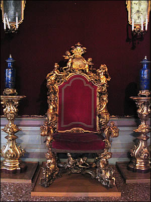 La salle du trône