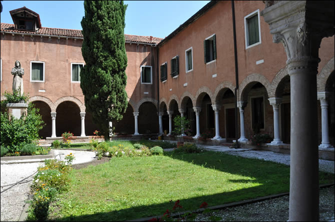 L'un des cloîtres de San Francesco della Vigna