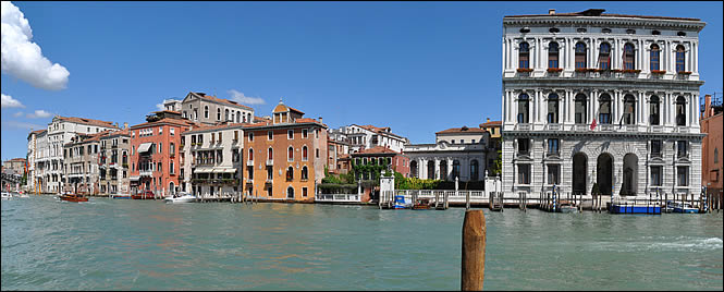 Vue sur le Grand Canal depuis le palais Guggenheim