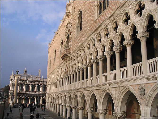 La façade du palais des Doges, côté lagune