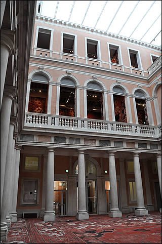 L'intérieur du palzzo Grassi