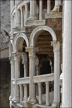 Les arcs du scala Contarini del Bovolo
